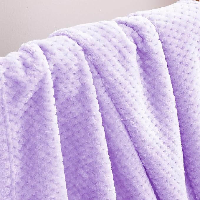 Exclusivo Mezcla Fleece Throw Blanket, Super Soft and Warm Blankets - Image 5