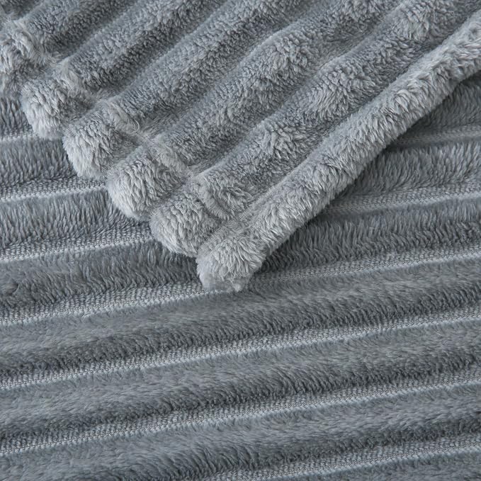 Grey Fleece Throw Blanket 108”×90” - Image 5