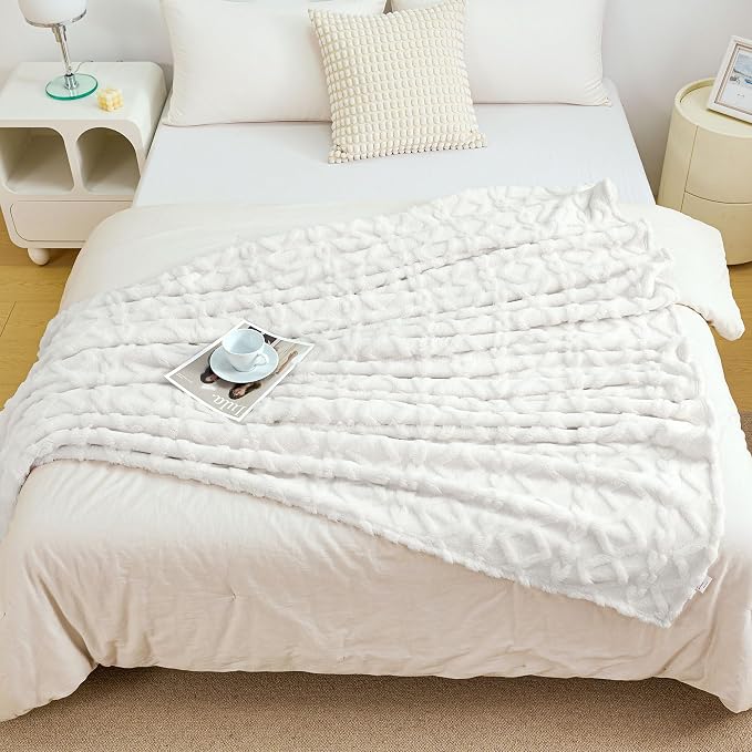Aganear Flannel Throw Blanket - Image 7