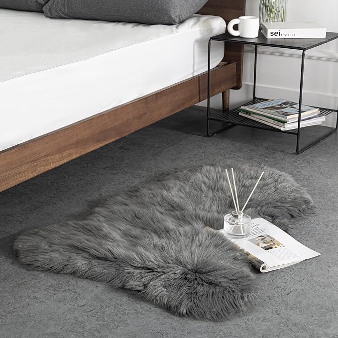 Ashler Faux Fur Rug, Fluffy Shaggy Area Rug Ultra Soft 2.3 x 3.3 Feet Sheepskin - Image 4
