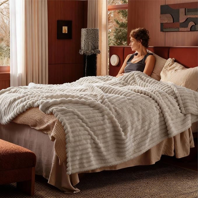 Bedsure GentleSoft California King Size Blanket - Image 7