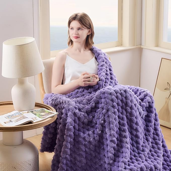 NEWCOSPLAY Fleece Clouds Cozy Queen Blanket - Image 4