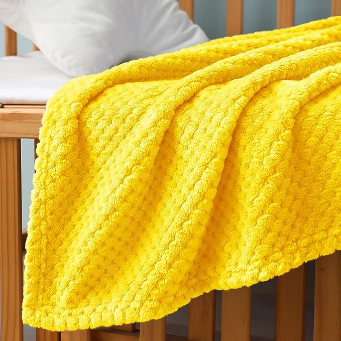 Exclusivo Mezcla Fleece Throw Blanket, Super Soft and Warm Blankets - Image 4