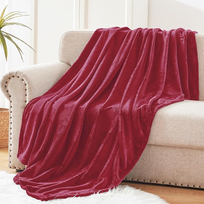 Exclusivo Mezcla Fleece Deep Red Throw Blanket - Image 3