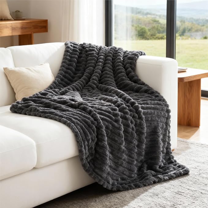 Bedsure GentleSoft Grey Fleece Blanket - Image 6