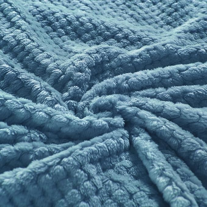 Exclusivo Mezcla Fleece Bed Blanket Queen Size, Super Soft and Warm Blankets - Image 8