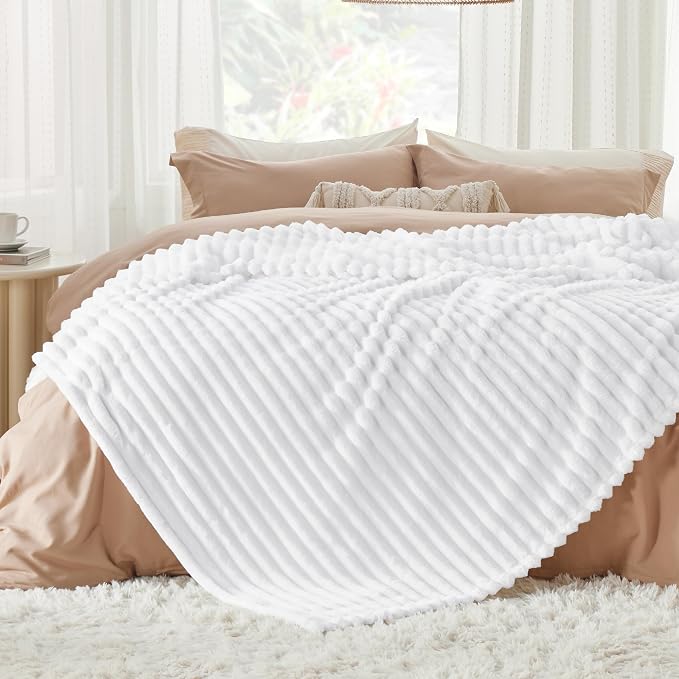Bedsure GentleSoft Queen Blanket - Image 2