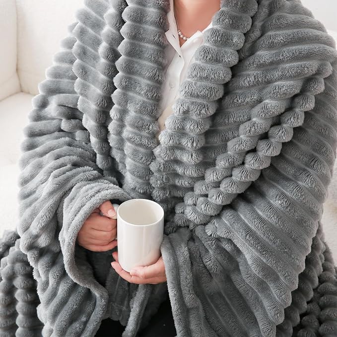 Grey Fleece Throw Blanket 108”×90” - Image 3