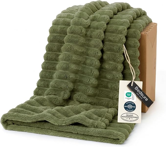 Bedsure GentleSoft Christmas Throw Blanket by BEDSURE