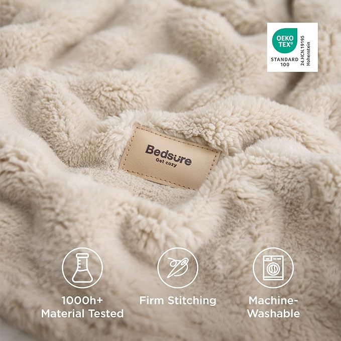 Bedsure 3D Fleece Bubble Blanket - Image 5