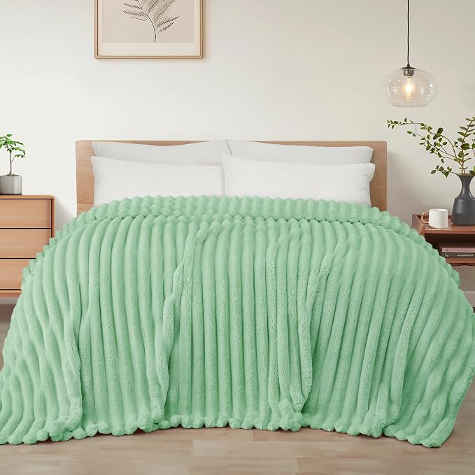 Exclusivo Mezcla Queen Size Flannel Fleece Blanket, Super Soft Striped Jacquard by ExclusivoMezcla
