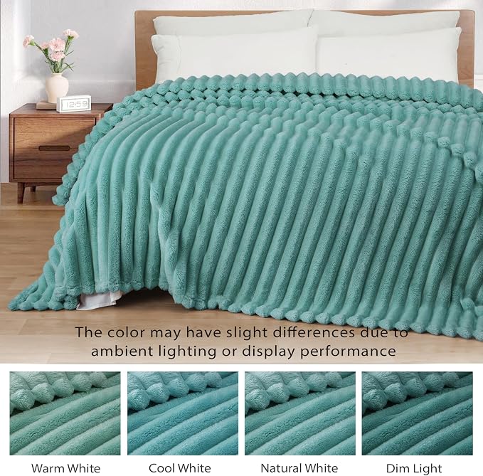 Exclusivo Mezcla Striped Queen Size Fleece Blanket - Image 3