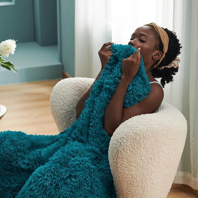 Bedsure GentleSoft Fluffy Turquoise Teal King Size Blanket - Image 2