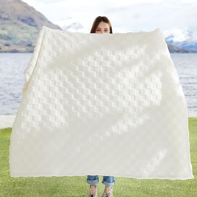 Bedsure GentleSoft White Twin XL Blanket - Image 3