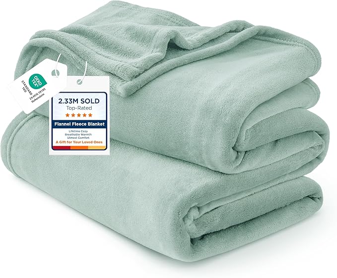 Bedsure GentleSoft Fleece Blanket Twin Size Sage Green by BEDSURE