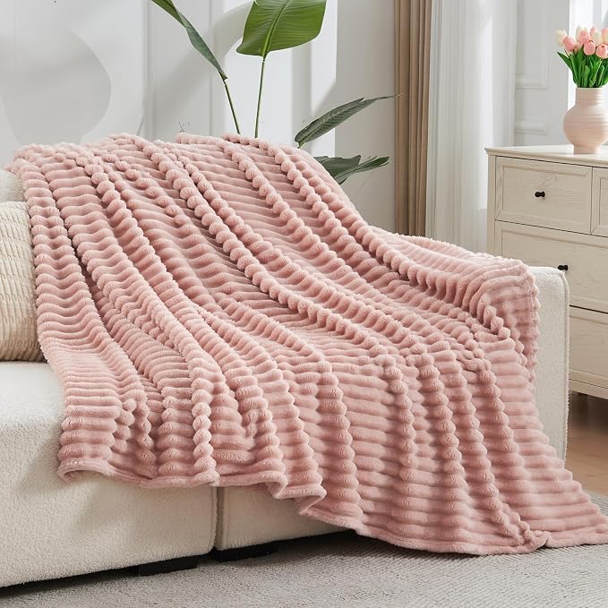 NEWCOSPLAY Fleece Ribbed Cozy King Blanket - Image 9