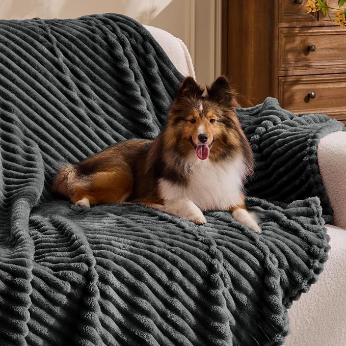BEDELITE Fleece Blanket Twin Size – 3D Ribbed Jacquard Soft and Warm Decorative - Image 3