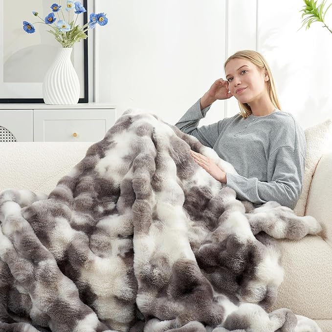 Cozy Bliss Faux Fur Throw Blanket - Image 5