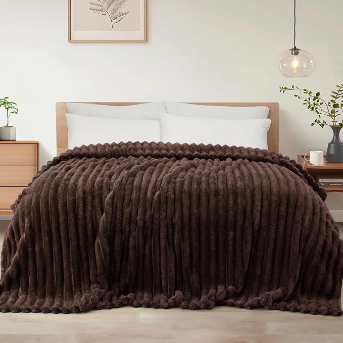 Exclusivo Mezcla King Size Flannel Fleece Blanket, Super Soft Striped Jacquard by ExclusivoMezcla