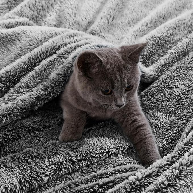 Exclusivo Mezcla Plush Fuzzy Fleece Throw Blanket Extra Large, Super Soft - Image 2