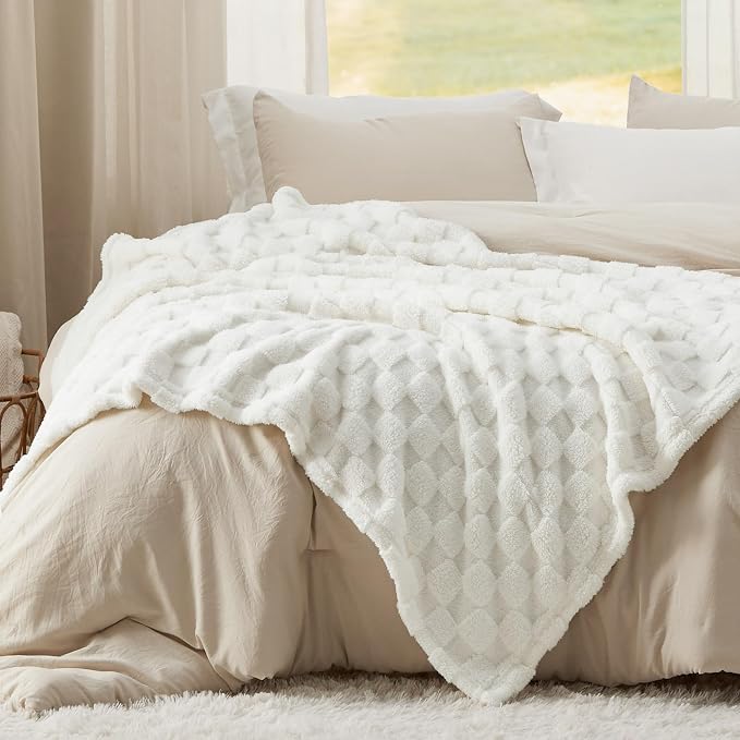 Bedsure GentleSoft White Throw Blanket - Image 5