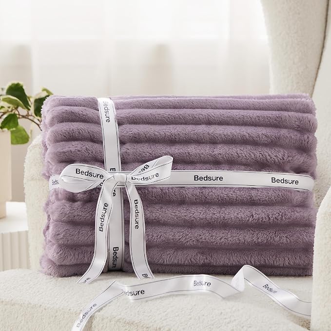 Bedsure GentleSoft Light Purple Throw Blanket - Image 8