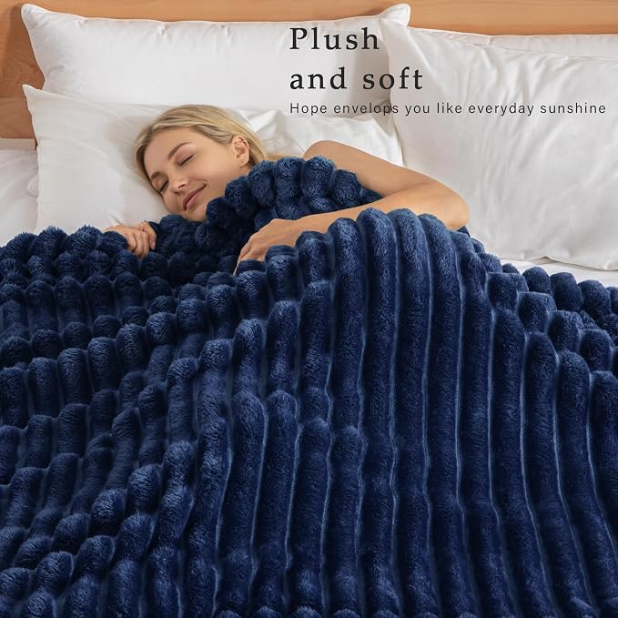 Exclusivo Mezcla Queen Size Flannel Fleece Blanket, Super Soft Striped Jacquard - Image 2