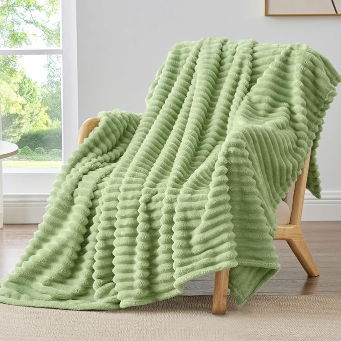 BEDELITE Fleece Throw Blanket for Couch by BEDELITE