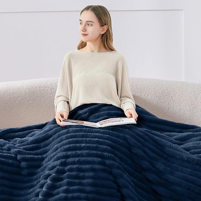 BEDELITE Blankets Queen Size for Bed, 300GSM Soft & Warm Fleece Blanket - Image 3