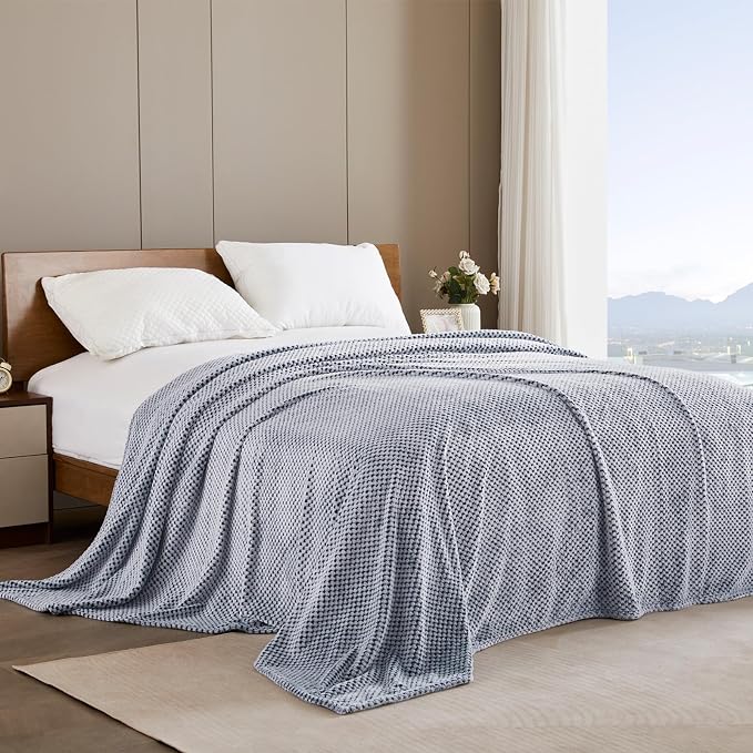Exclusivo Mezcla Fleece Bed Blanket Queen Size, Super Soft and Warm Blankets - Image 3