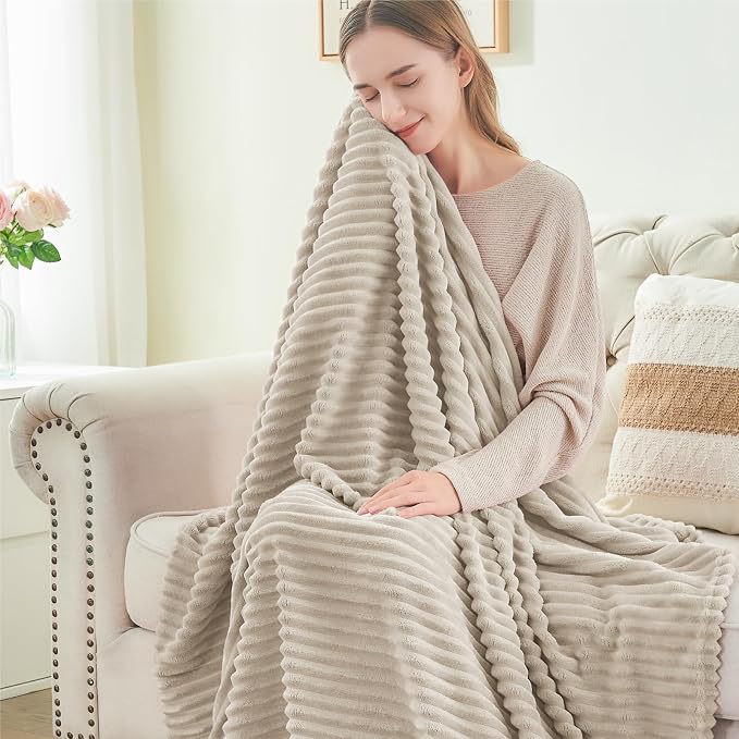 BEDELITE Fleece Blanket Full Size – 3D Ribbed Jacquard Soft and Warm Decorative - Image 2