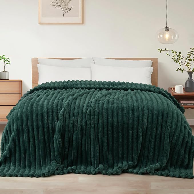 Exclusivo Mezcla King Size Flannel Fleece Blanket, Super Soft Striped Jacquard by ExclusivoMezcla