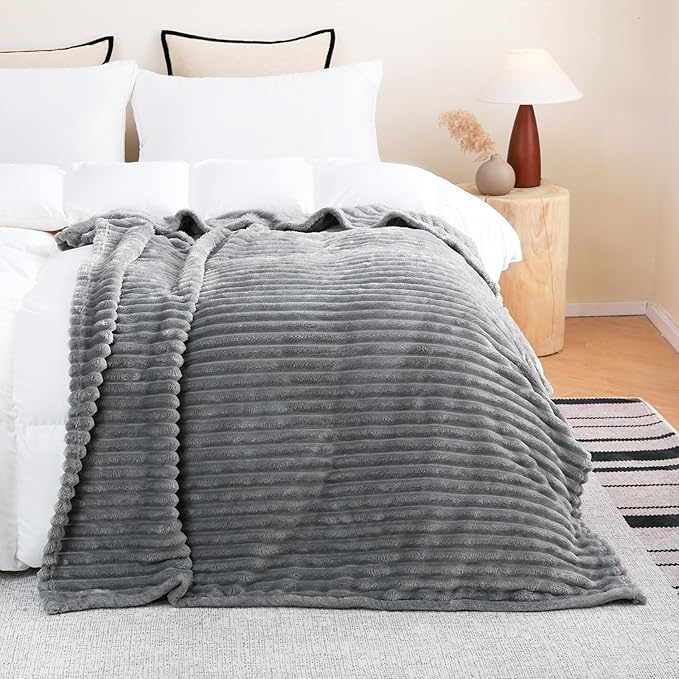 Grey Fleece Throw Blanket 60”×80” - Image 3