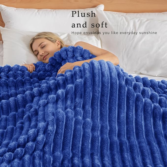 Exclusivo Mezcla Twin Size Flannel Fleece Blanket, Super Soft Striped Jacquard - Image 2