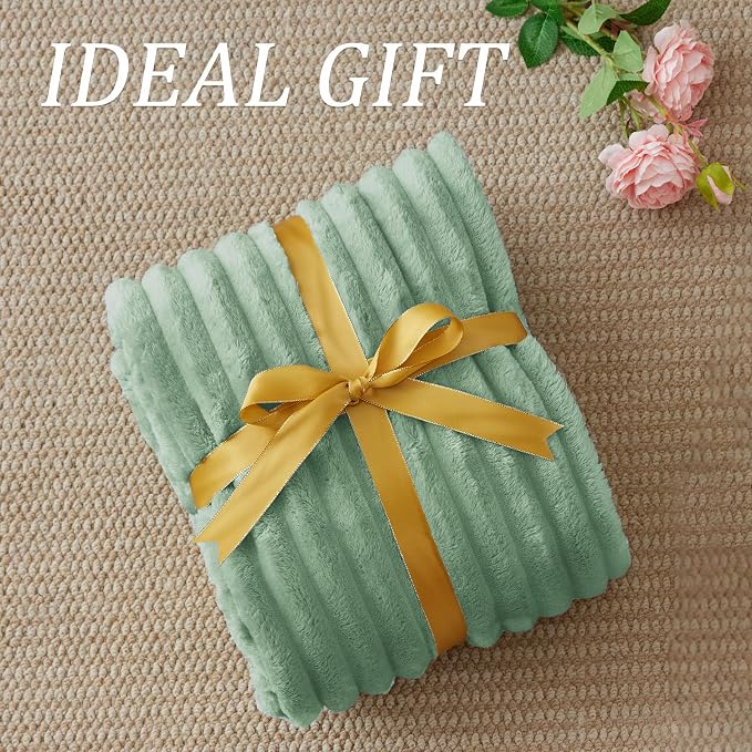 BEDELITE Fleece Green Throw Blanket - Image 6