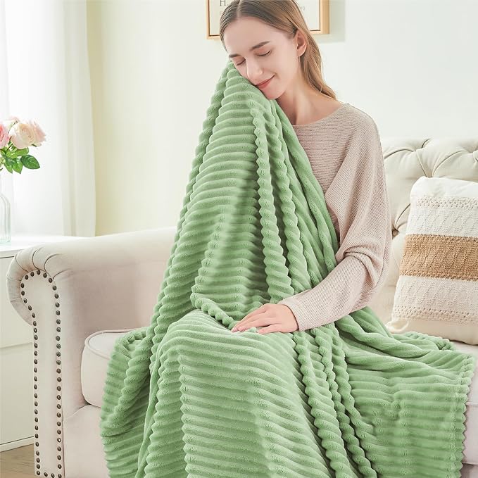 BEDELITE Fleece Throw Blanket for Couch – 3D Ribbed Jacquard Soft and Warm - Image 4