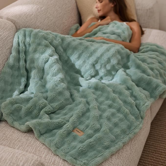 Bedsure 3D Fleece Bubble Blanket - Image 8