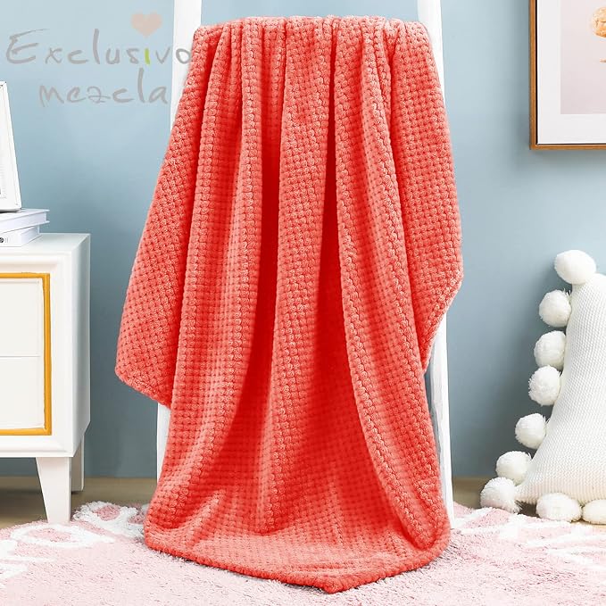 Exclusivo Mezcla Fleece Throw Blanket, Super Soft and Warm Blankets - Image 2