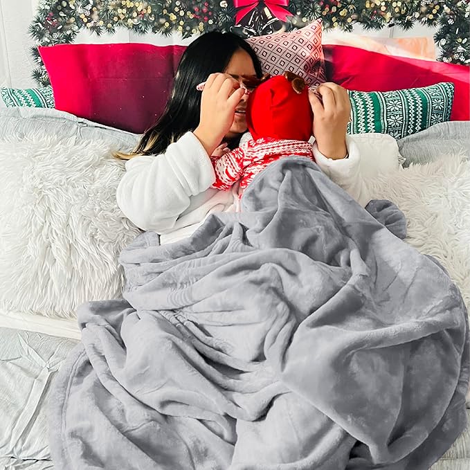 Bedsure GentleSoft Fleece Blanket Twin Size Light Grey - Image 5