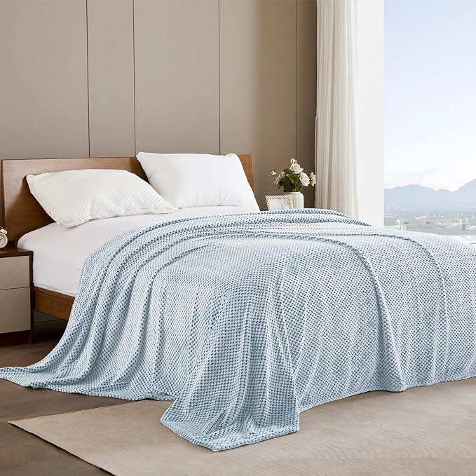 Exclusivo Mezcla Fleece Bed Blanket Queen Size, Super Soft and Warm Blankets - Image 3