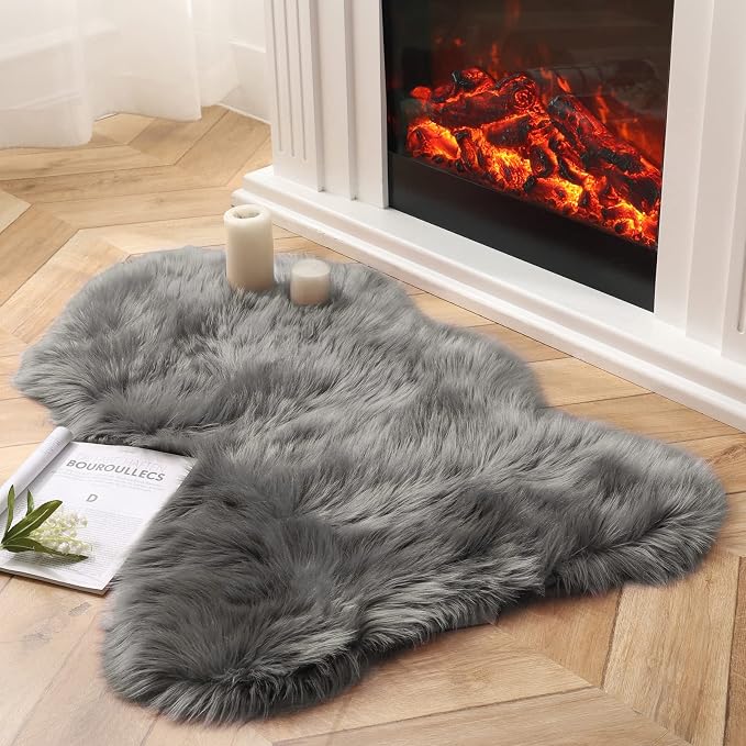 Ashler Faux Fur Rug, Fluffy Shaggy Area Rug Ultra Soft 2.3 x 3.3 Feet Sheepskin by AshlerHomeDeco