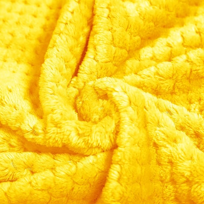 Exclusivo Mezcla Fleece Throw Blanket, Super Soft and Warm Blankets - Image 8