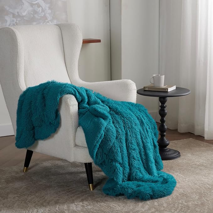 Bedsure GentleSoft Fuzzy Sherpa Faux Fur Twin Blanket Teal Cozy Gifts - Image 6