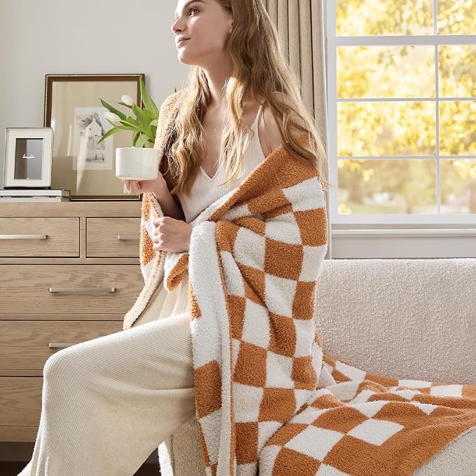 Bedsure GentleSoft Checkered Throw Blanket - Image 4