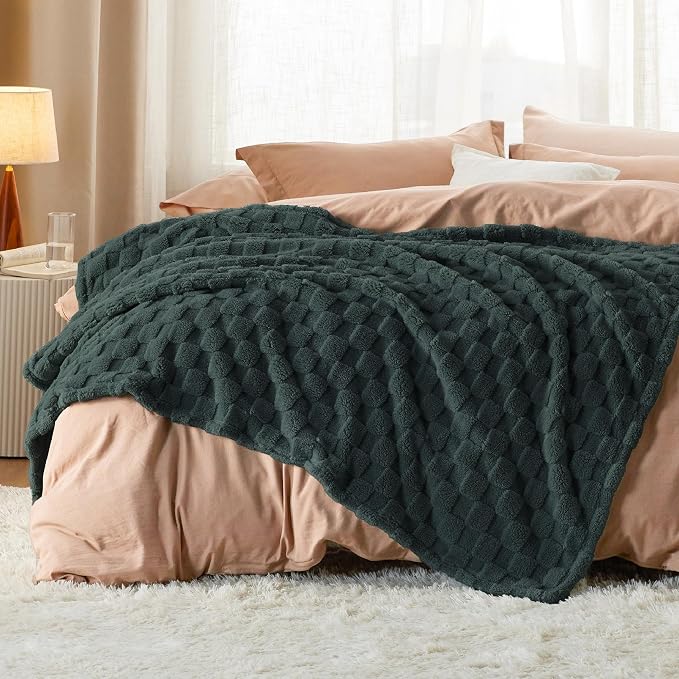 Bedsure GentleSoft Dark Green Spring Throw Blanket - Image 5