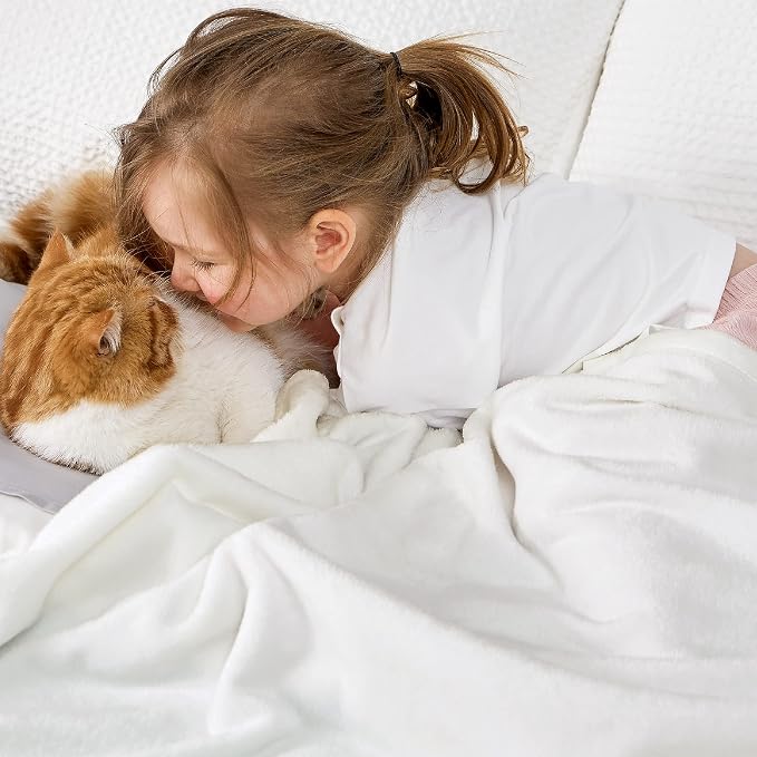 Bedsure GentleSoft Bedding Fleece Blanket - Image 2
