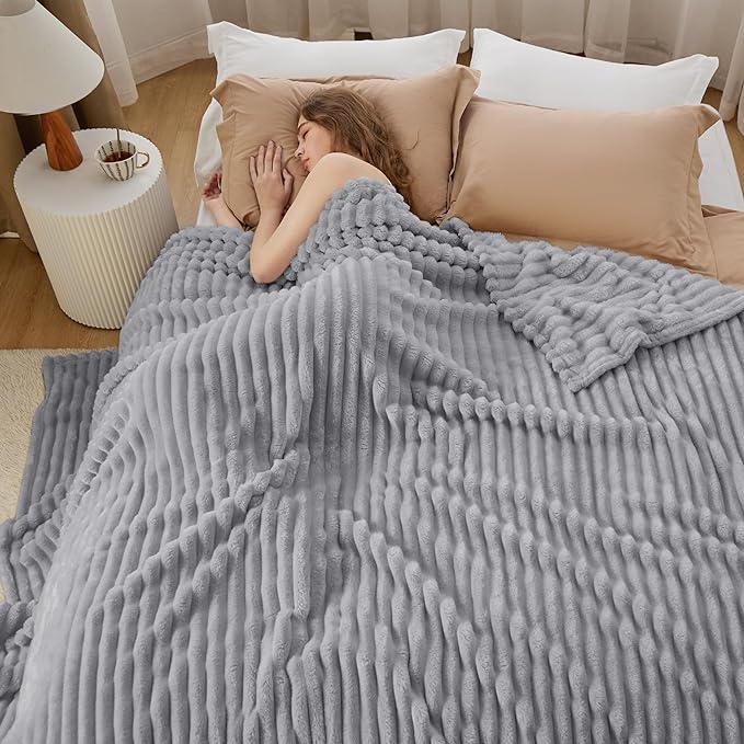 Bedsure GentleSoft Full Size Blanket - Image 4