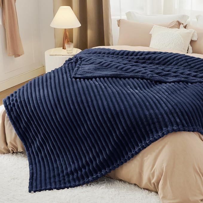 Bedsure GentleSoft Navy Blue Full Blanket - Image 7