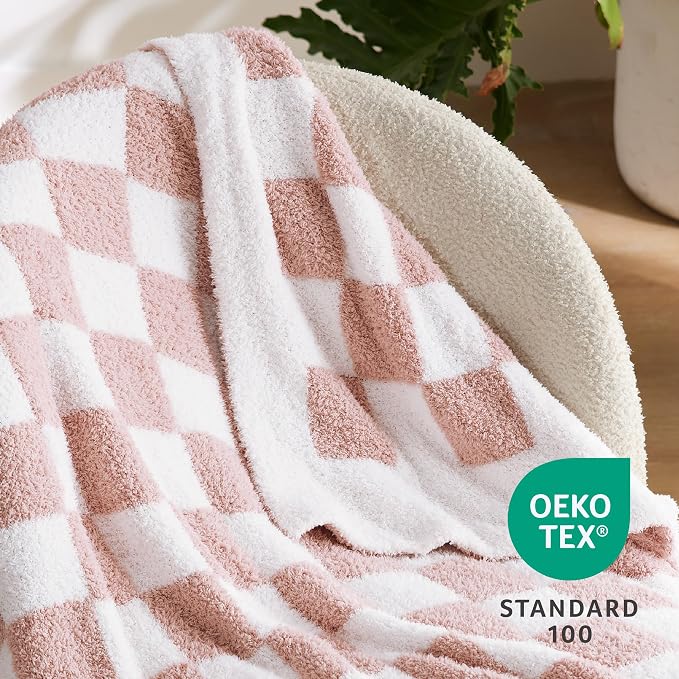 Bedsure GentleSoft Pink Checkered Throw Blanket - Image 6
