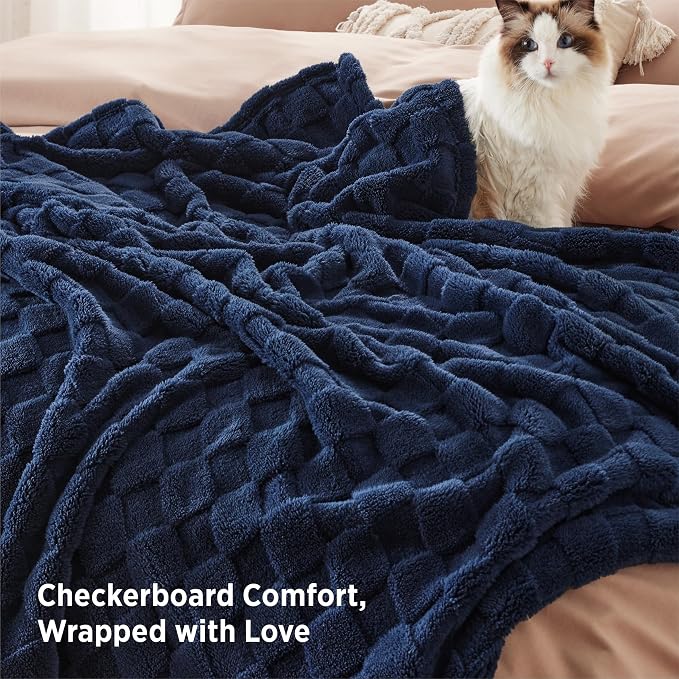 Bedsure GentleSoft Navy Blue Throw Blanket - Image 5